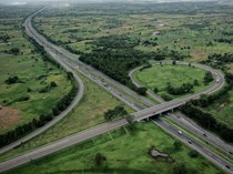 Foto Udara One Way Nasional di Tol Trans Jawa