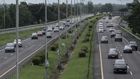 Adapun one way nasional kali ini ditetapkan setelah melihat adanya peningkatan volume kendaraan di atas 6.400 per jam. Data diketahui berdasarkan pemantauan Korlantas di sejumlah lokasi.