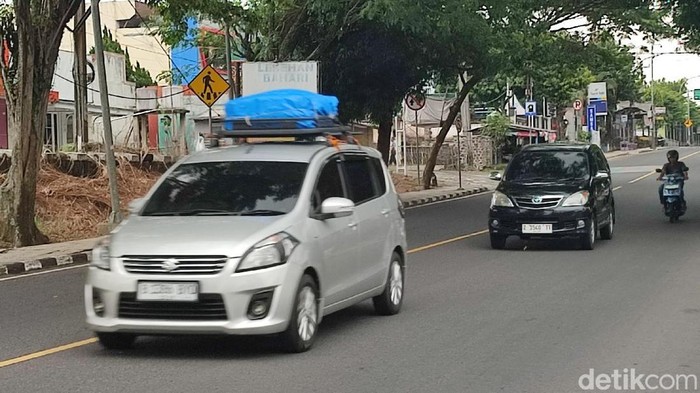 Pemudik yang melintasi Jalur Selatan Ciamis.