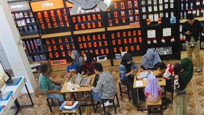 Penjualan iPhone dan Samsung di Palangkaraya.