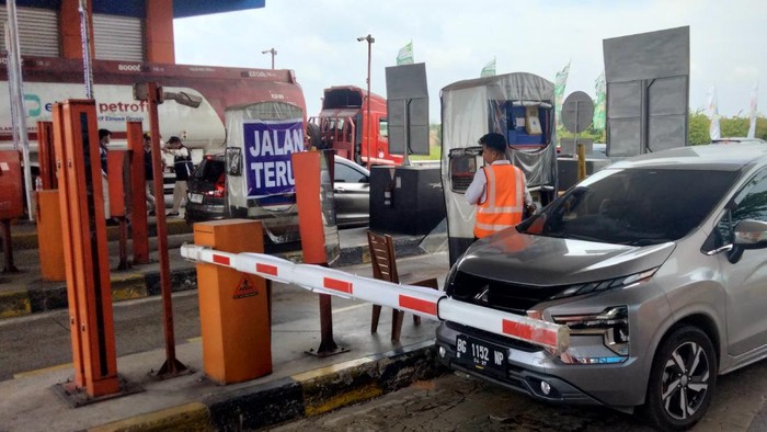 Pintu Tol Keramasan.