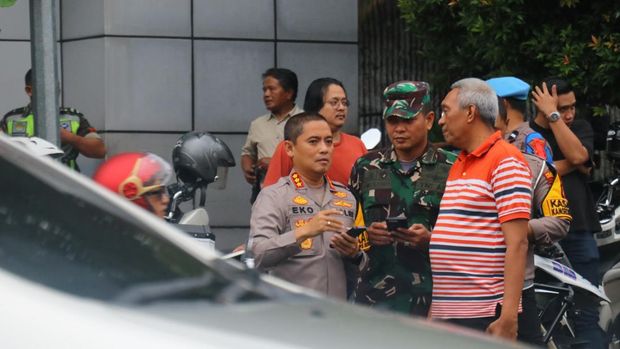 Polisi bubarkan bubar demo anarkis di Bogor