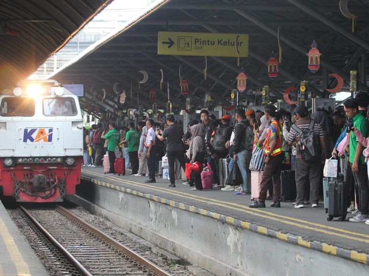 Potret Suasana Mudik H-3 Lebaran di Berbagai Tempat