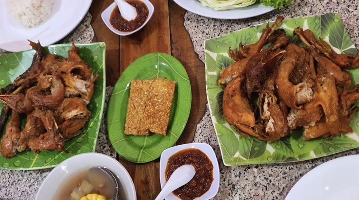 **Jelajah Kuliner Jogja! 5 Ayam Goreng Legendaris yang Wajib Dicicip**