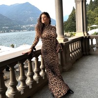 Dalam wawancaranya dengan Self dan di podcast Khloé in Wonder Land, Bader juga mengungkapkan betapa sulitnya menyesuaikan diri dengan perubahan tubuhnya yang begitu cepat. Foto: dok. Instagram @remibader