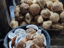 Harga Kelapa Parut Meroket Jelang Lebaran