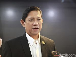 Hari Guru Nasional, Iswara Ajak Teladani Semangat Basyuni Suriamiharja