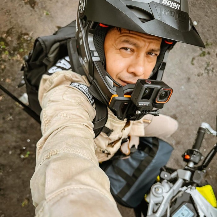 Ariel NOAH mudik ke Bandung pakai motor