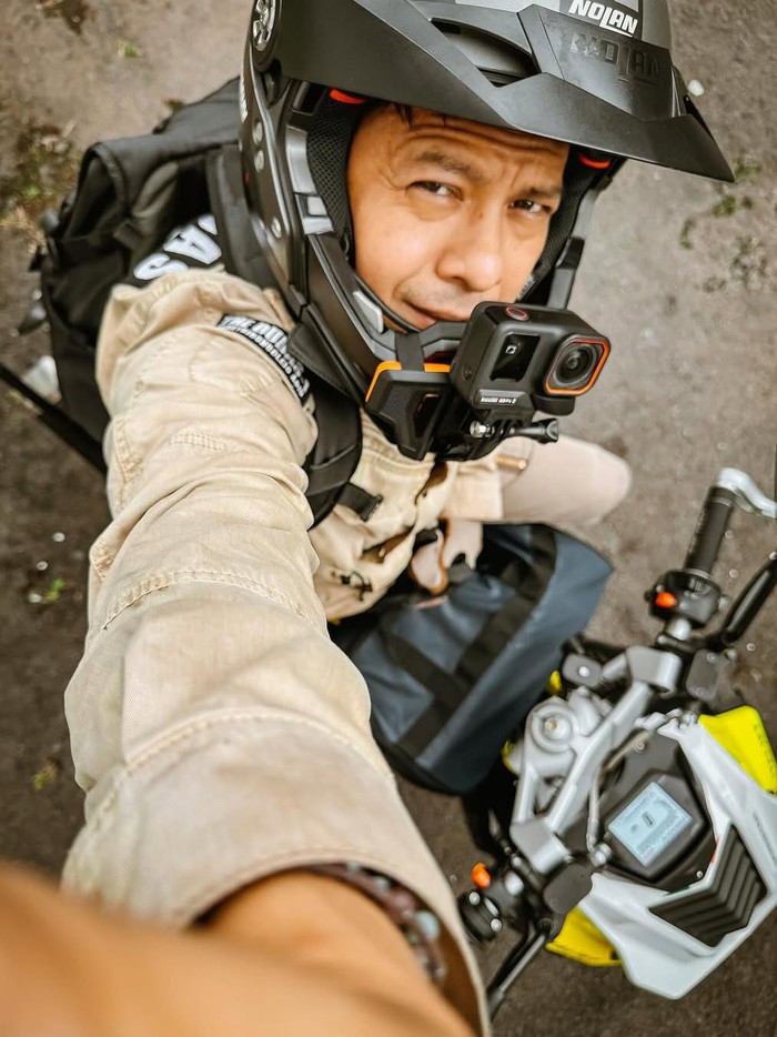 Ariel NOAH mudik ke Bandung pakai motor