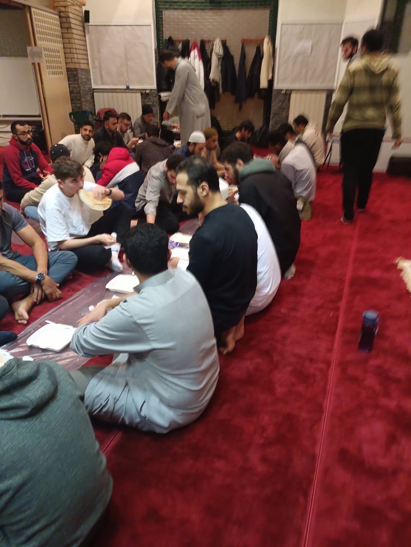 Berburu malam lailatul qadar di negara minoritas muslim