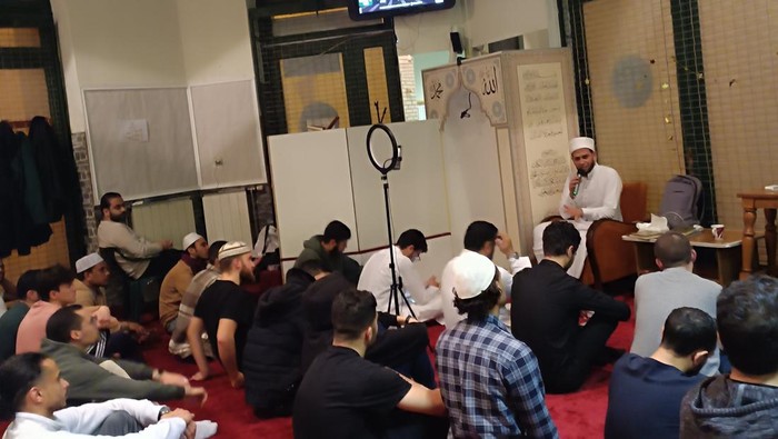 Berburu malam lailatul qadar di negara minoritas muslim