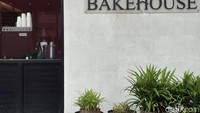 Rosela Bakehouse buka tepat di samping Rosella Bika Ambon di Jl. Hadiah Utama 1 Kav. Polri F5 No.1517A, Jelambar, Jakarta Barat. Foto: detikcom/Riska Fitria