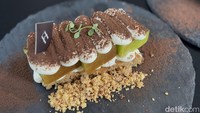 Untuk varian pandan warnanya hijau muda. Aroma dan rasa pandannya terbilang kuat. Kemudian ada crumble biskuit di pinggirnya. Foto: detikcom/Riska Fitria