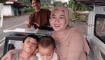 Dinda Hauw Mudik ke Kampung Rey Mbayang di Kotabunan, Asyik ke Pantai-Motoran