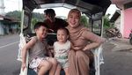 Dinda Hauw Mudik ke Kampung Rey Mbayang di Kotabunan, Asyik ke Pantai-Motoran