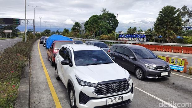 gerbang tol singosari