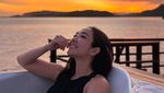 Potret Cantik Gisella Anastasia di Raja Ampat