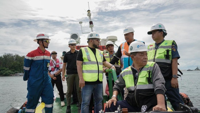 Gubernur Bengkulu Helmi Hasan mengecek alur dangkal di Pelabuhan Pulau Baai.