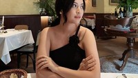 Restoran elegan dan estetik selalu jadi tempat incaran Hanggini. Selain menikmati makanan enak, ia juga sering mengabadikan fotonya di sana. Foto: Instagram/hanggini