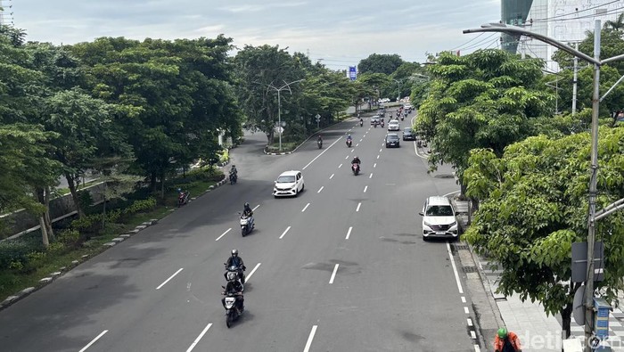 Hari Kedua Libur Lebaran, Lalu Lintas di Surabaya Terpantau Lancar Hari Kedua Libur Lebaran, Lalu Lintas di Surabaya Terpantau Lancar