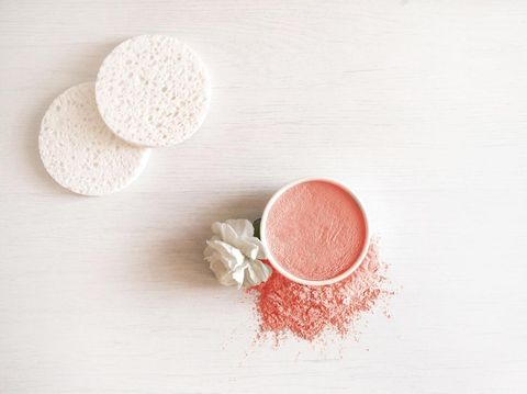 Ilustrasi masker ganggang merah Ilustrasi masker ganggang merah