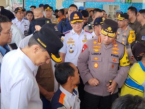 Kapolri-Menhub Lanjut Tinjau Arus Mudik Lebaran di Terminal Pulo Gebang
