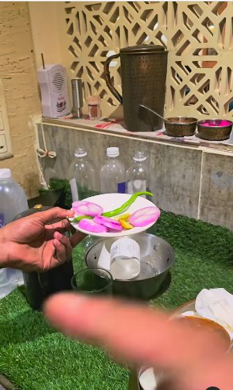 Jorok! Restoran Ini Pakai Bawang Bekas untuk Disajikan Ulang