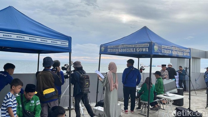 Kementerian Agama (Kemenag) Sulawesi Selatan (Sulsel) mulai melakukan pemantauan posisi hilal 1 Syawal 1446 H/2025 di Kawasan Center Point of Indonesia (CPI) Makassar.
