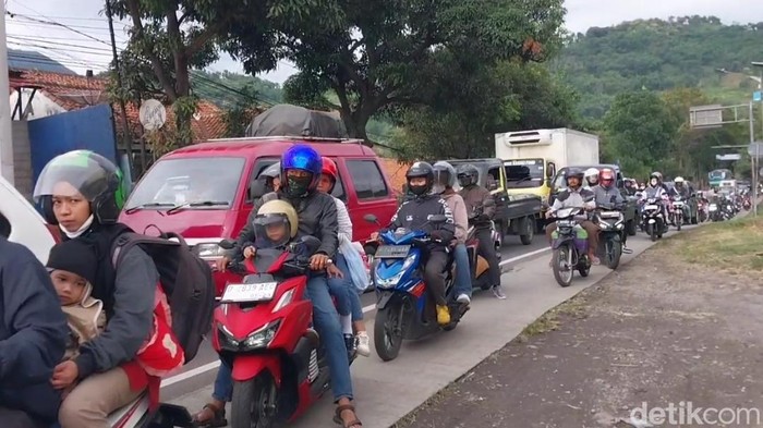 Kondisi arus mudik di Limbangan Garut