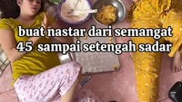 Momen nastar satu ini dibagikan oleh pengguna TikTok @ethy_afifa. Videonya viral dengan jumlah likes mencapai 63.800 memperlihatkan 3 orang ibu-ibu yang membuat nastar sambil tidur karena kelelahan. Foto: TikTok