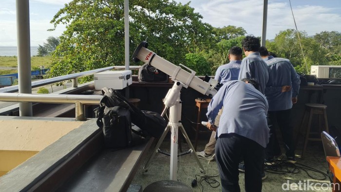 Pantauan hilal 1 Syawal 1446 H di Hotel Waigo Sorong.