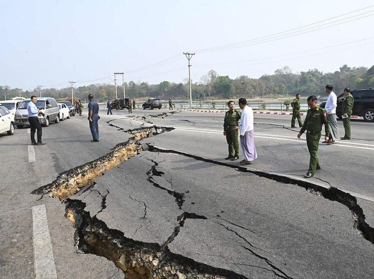 Penampakan Jalan di Myanmar Hancur Akibat Gempa M 7,7