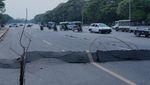 Penampakan Jalan di Myanmar Hancur Akibat Gempa M 7,7