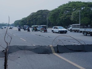 Korban Gempa Myanmar Lampaui 1.600 Orang, Penyelamatan dengan Tangan Kosong