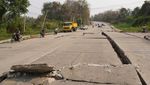 Penampakan Jalan di Myanmar Hancur Akibat Gempa M 7,7