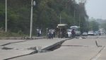 Penampakan Jalan di Myanmar Hancur Akibat Gempa M 7,7