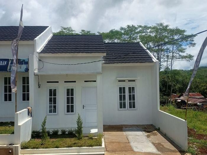 Penampakan Rumah Graha Mangkalaya