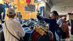 Potret Suasana Pasar Tanah Abang Jelang Lebaran