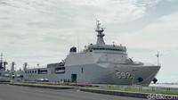 Mereka adalah pemudik asal Jakarta dan Semarang yang mengikuti mudik gratis dari TNI AL dengan menggunakan Kapal Perang Republik Indonesia (KRI) Banjarmasin-592.