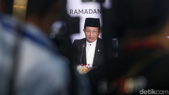 Menteri Agama Nasaruddin Umar menyampaikan hasil sidang isbat di Kantor Kemenag, Jakarta, Sabtu (29/3/2025).