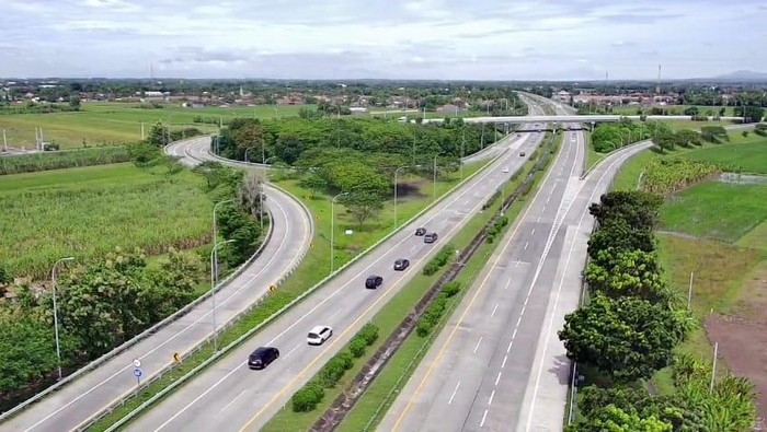 Tol Astra Jombang-Mojokerto saat arus mudik Lebaran 2025.