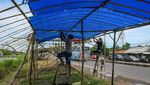 Warga di Karawang Siapkan Warung Musiman untuk Arus Balik
