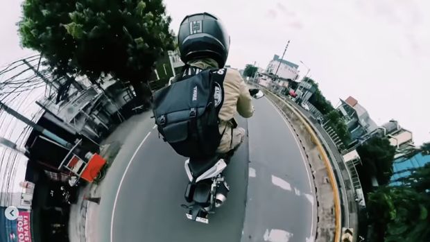 Ariel NOAH mudik pakai motor