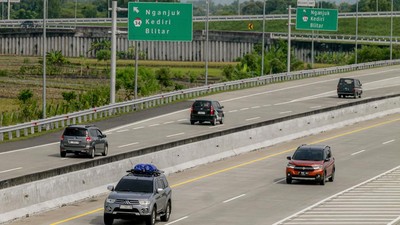 Arus Mudik H-1 Lebaran di Tol Ngawi-Kertosono Ramai Lancar