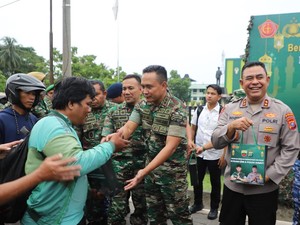 TNI Polri Bagikan Ribuan Paket Berbuka di Sumut