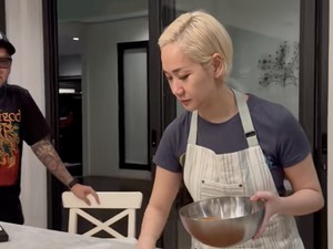BCL Butuh 8 Jam Olah 12 Kg Rendang, Langsung Buat Kue Coklat Paling Ditunggu