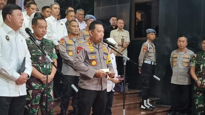 BG, Kapolri, Panglima TNI vicon di Polda Metro (Taufiq/detikcom)