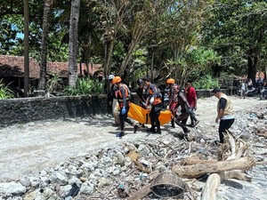 Tewasnya 2 Warga Bekasi Ditelan Ombak Ganas Sukabumi