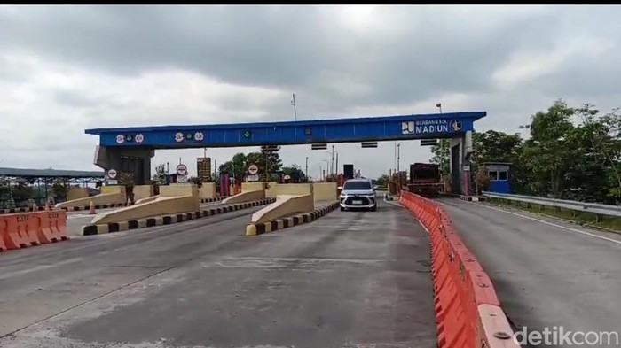 Gerbang Tol Madiun