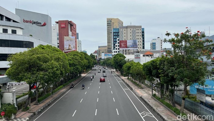 Jalanan Surabaya lengang jelang Lebaran